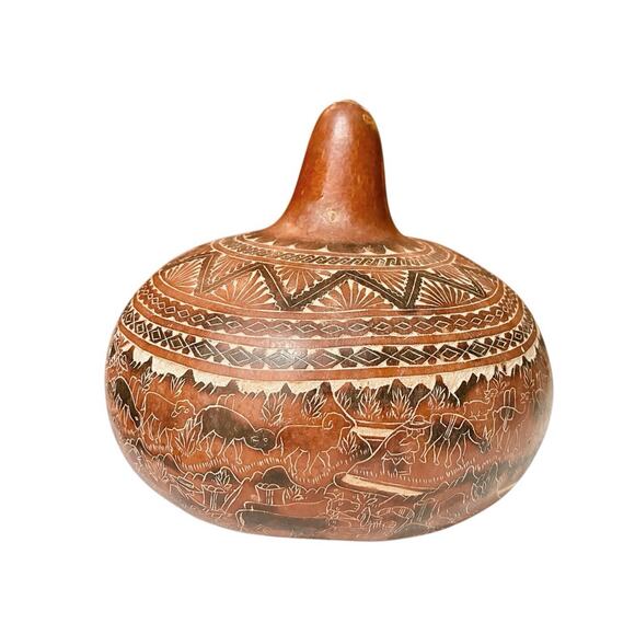6” Hand-Carved Peruvian Gourd | Vintage Folk Art Accent - Picture 1 of 5